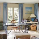 Dom wakacyjny Beautiful Home In Ascain With Private Swimming Pool, Can Be Inside Or Outside *